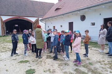 Edukační program: U Matoušů na dvorečku Edukační program: U Matoušů na dvorečku