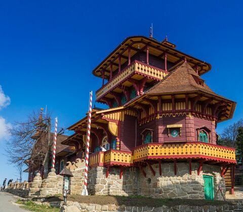 Pustevny – Libušín, Maměnka, Glockenturm