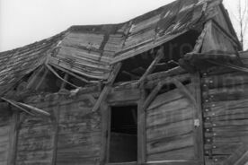 1_ Soukenické stodůlky na původním, 1967 / The cloth weaver´s barns  on its original site, 1967