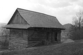 4_Obydlí bezzemka v muzeu, 1963 / The landless commoner’s cottage at the museum, 1963