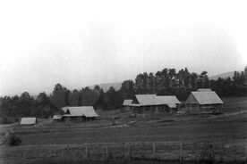 8_ Valašská dědina, Mališova kula (chalupy ze Študlova, Horní Bečvy a Lužné), 1966 / The Wallachian Village, group of cottages owned by Mališ’ relatives (cottages from Študlov, Horní Bečva and Lužná), 1966