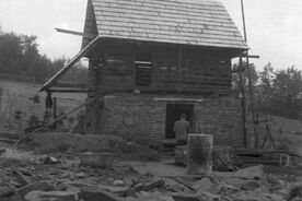 6_Valašská dědina, kovárna, stavba srubu, 1968 / The Wallachian Village, the smithy, construction of the building, 1968