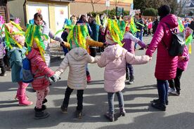 Dopolední část programu patří masopustnímu průvodu dětí z hlineckých škol a okolí, 2025. Foto: Pavel Bulena, Muzeum v přírodě Vysočina