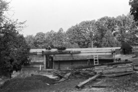 7_Stavba obytného domu ve Valašské dědině, 1992 / Construction of the house in the Wallachian Village, 1992