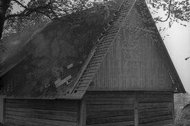 4_ Hodslavice, zadní štítová stěna stodoly, 1970 / Hodslavice, the back gable wall of the barn, 1970
