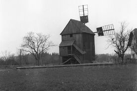 1_Kladníky, větrný mlýn in situ, 1960 / Kladníky, the windmill in situ, 1960
