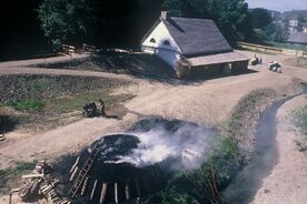 3. Pálení milíře v Mlýnské dolině, 2002 / Charcole burning in the Water Mill Valley, 2002