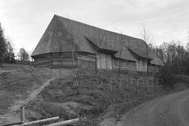 9_Valašská dědina, umístění stodoly v terénu, 1973 / The Wallachian Village, the placement of the barn in the terrain, 1973