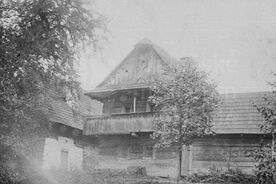 1_Fojtství z Lidečka in situ, foto Bohumír Jaroněk, před 1933 / The reeve’s house from Lidečko in situ, photo Bohumír Jaroněk, before 1933