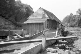 7_Mlýnská dolina, vodní náhon k pile, 1982 / Water Mill Valley, the millrace for the sawmill, 1982