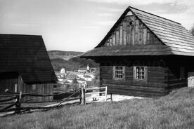 7_Valašská dědina, chalupa ze Študlova, 1973 / The Wallachian Village, the cottage from Študlov, 1973