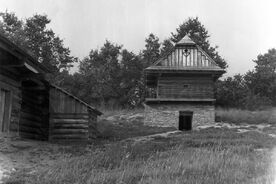 6_Komora se sklepem před dokončením v muzeu, 1964 / The storage house and cellar before completion at the museum, 1964