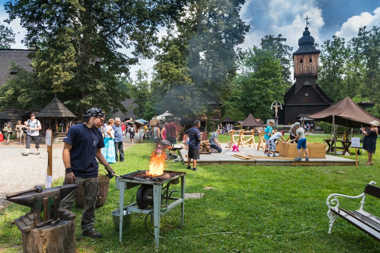 DNY ŘEMESEL A SETKÁNÍ KOVÁŘŮ