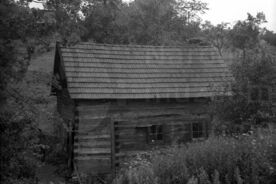 1_ Budova palírny na původním místě v Lačnově, 1968/ The building of Vlček´s distillery from Lačnov on its original site, 1968