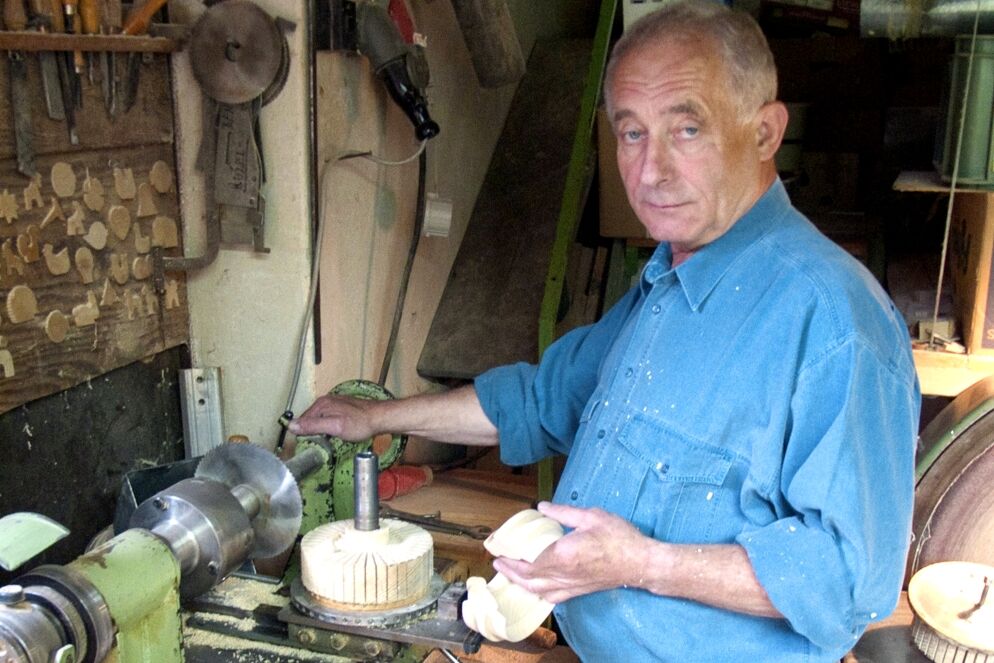 Řezbář Ladislav Chládek. Foto: Tomáš Kubelka, Čarokraj