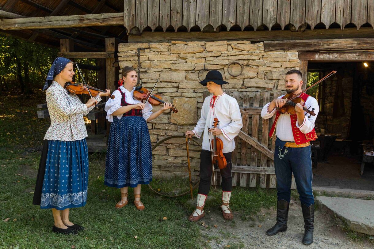 Zajímavosti lidové hudby Východní Moravy 