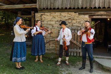 Zajímavosti lidové hudby Východní Moravy 