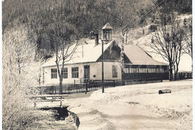 3_Škola z Miloňova, před rokem 1940, pohlednice / The school from Miloňov, before 1940, postcard