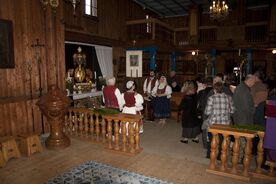 Boží hrob v expozici kostela sv. Anny, VMP – Dřevěné městečko, novohrozenkovští <br />  farníci na stráži<br />  