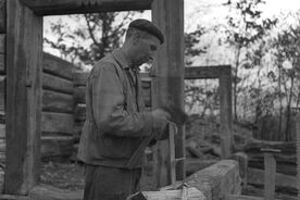 8_Stavba chalupy ve Valašské dědině, 1962 / Construction of the cottage at the Wallachian Village, 1962