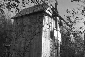 6_Větrný mlýn ve Valašské dědině, 1984 / The windmill at the Wallachian Village, 1984