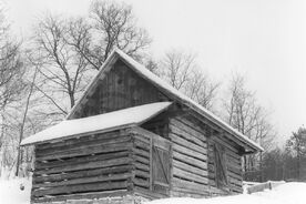 8_Sušírna ovoce ze Seninky v muzeu, 1965 / The fruit-drying shed from Seninka at the museum, 1965