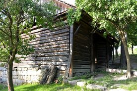 Roubená stodola na původním místě v Boru u Skutče, 2021. Foto: Dokumentační fond Muzea v přírodě Vysočina