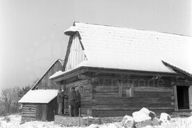 7_ Výstavba chalupy ve Valašské dědině, 1966 / Construction of the cottage at the Wallachian Village, 1966